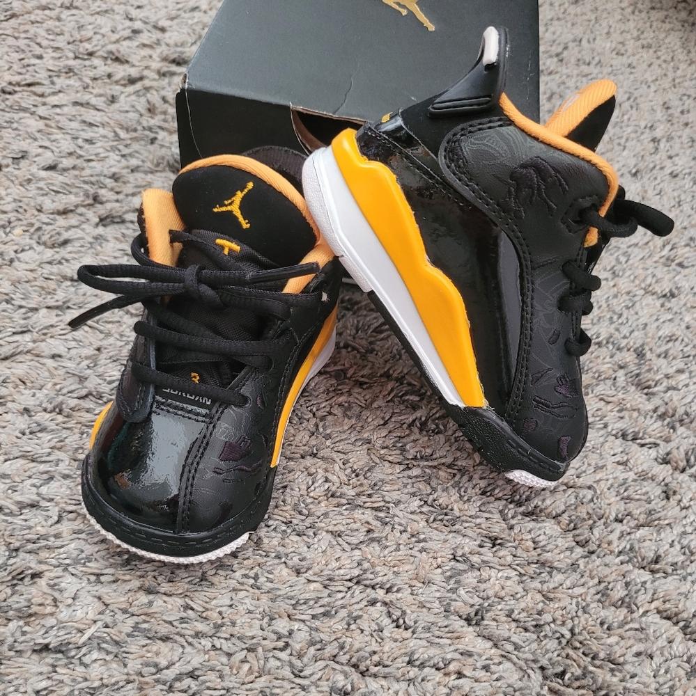 Baby jordan sneaker shoes 4c